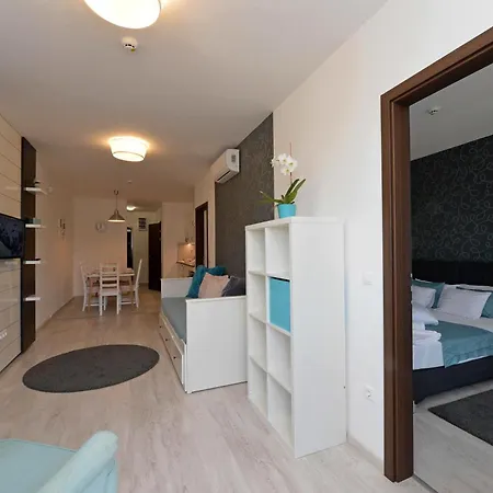 Aranymandula Apartmanok Balatonakali Exterior photo