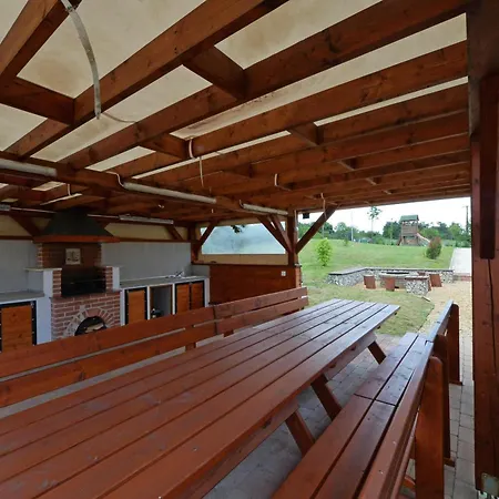 Aranymandula Apartmanok Balatonakali Exterior photo